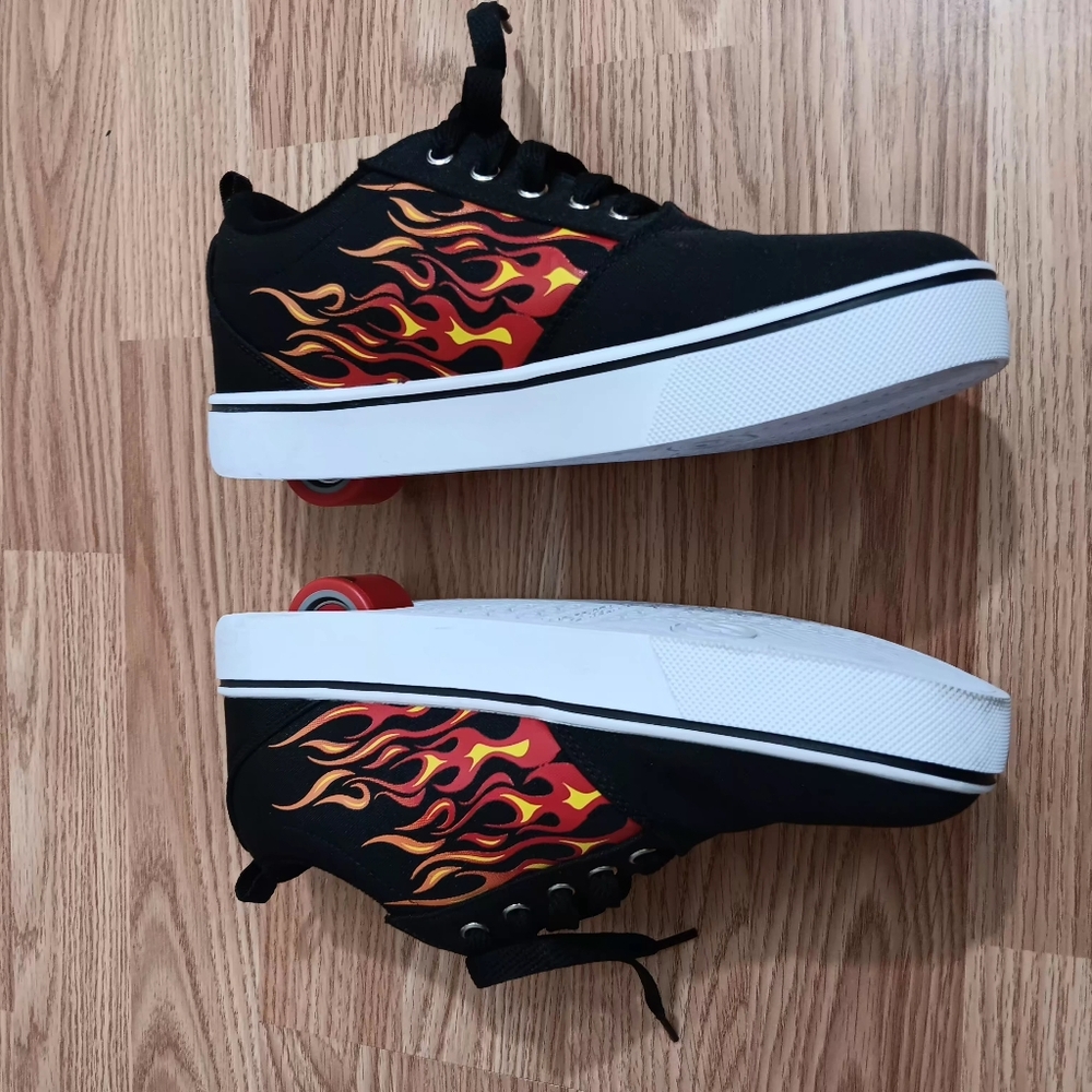 Heelys Pro Mens Size 7 Black Red Flames Athletic Skate Sneakers - Picture 5 of 10